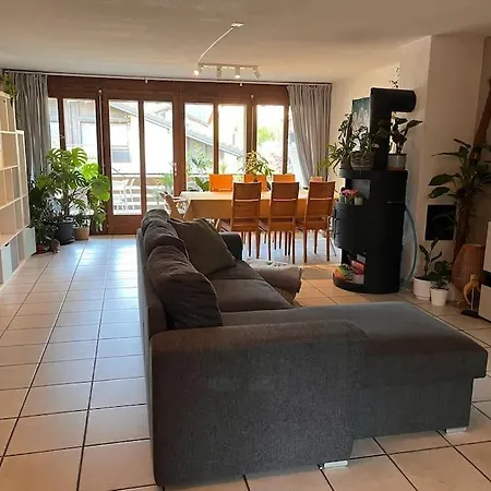 Lejlighed Spacious And 5 Bedroom - 1min To Train Station