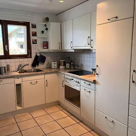 Spacious And 5 Bedroom - 1min To Train Station Lejlighed Wilderswil