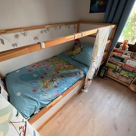 Lejlighed Spacious And 5 Bedroom - 1min To Train Station
