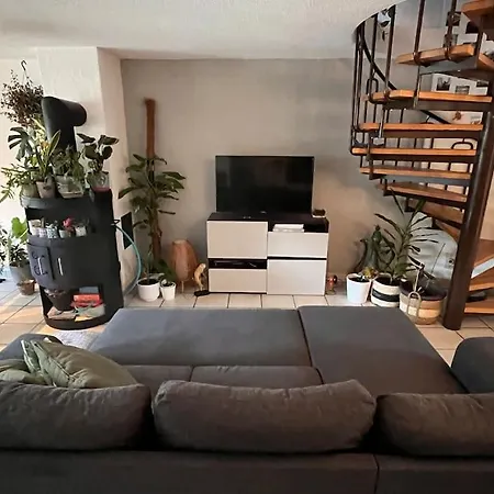 Spacious And 5 Bedroom - 1min To Train Station *